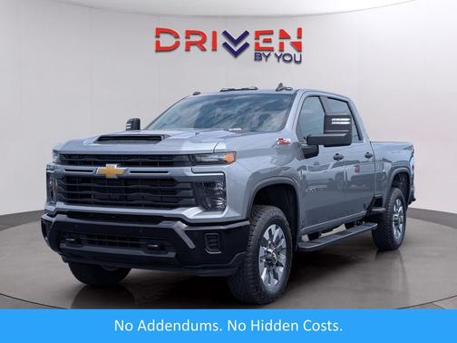 Sterling Gray Metallic 2026 Chevrolet Silverado 2500 Custom