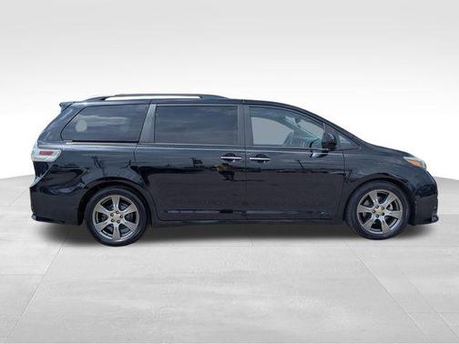 2017 Toyota Sienna SE