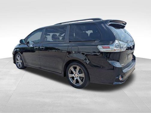 2017 Toyota Sienna SE