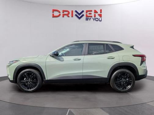 Cacti Green 2026 Chevrolet Trax FWD ACTIV