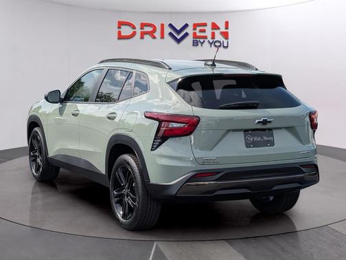 Cacti Green 2026 Chevrolet Trax FWD ACTIV
