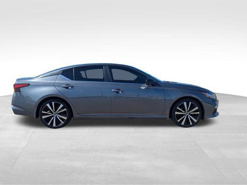 2020 Nissan Altima SR FWD