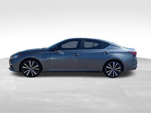 2020 Nissan Altima SR FWD
