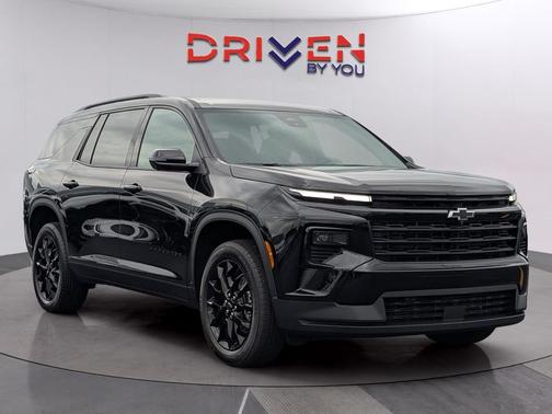 Mosaic Black Metallic 2026 Chevrolet Traverse LT