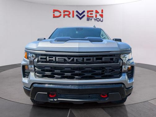 Sterling Gray Metallic 2026 Chevrolet Silverado 1500 Custom Trail Boss
