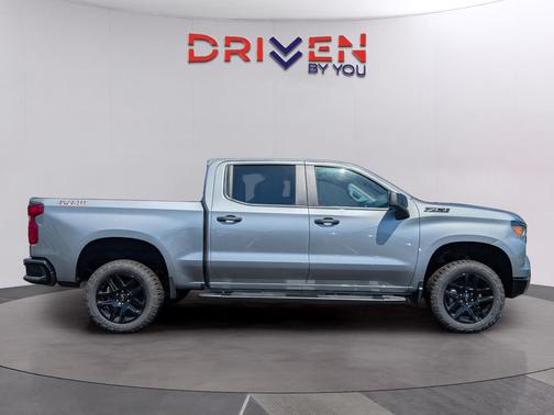 Sterling Gray Metallic 2026 Chevrolet Silverado 1500 Custom Trail Boss