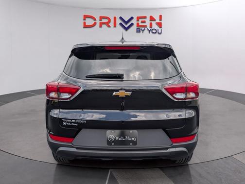 Mosaic Black Metallic 2026 Chevrolet Trailblazer LS