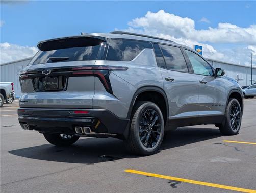 Sterling Gray Metallic 2026 Chevrolet Traverse LT