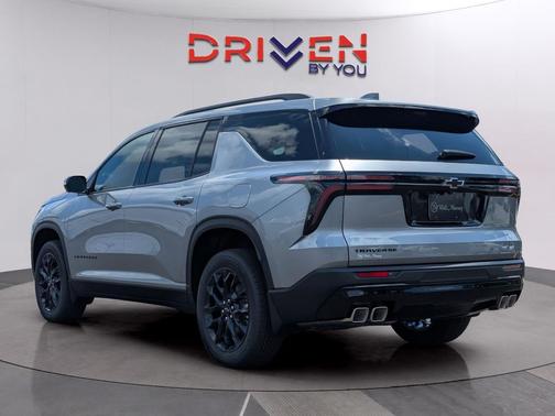 Sterling Gray Metallic 2026 Chevrolet Traverse LT