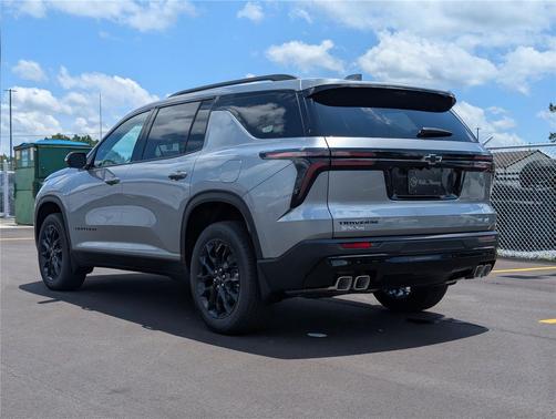 Sterling Gray Metallic 2026 Chevrolet Traverse LT
