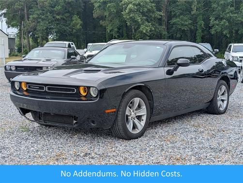 Pitch Black Clearcoat 2016 Dodge Challenger SXT