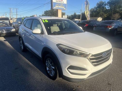 2016 Hyundai TUCSON SE
