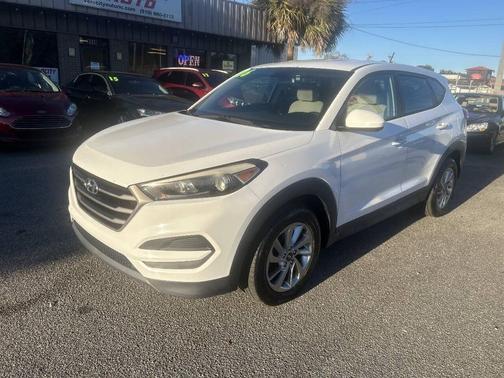 2016 Hyundai TUCSON SE