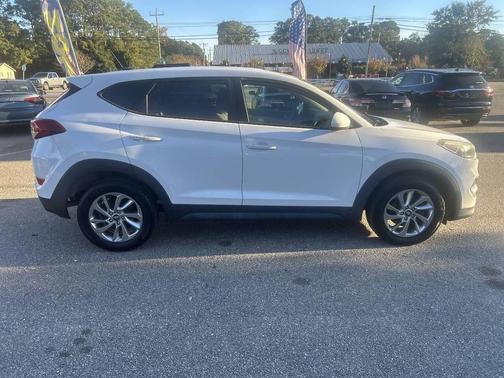 2016 Hyundai TUCSON SE