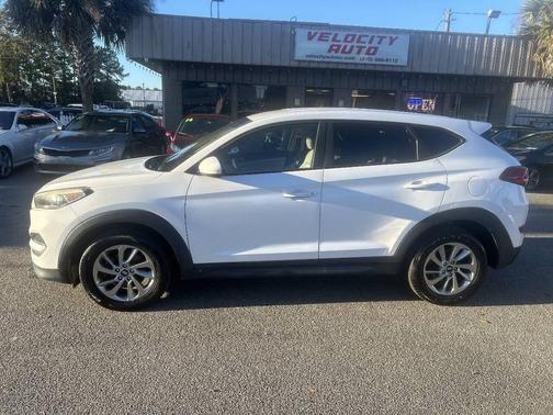 2016 Hyundai TUCSON SE