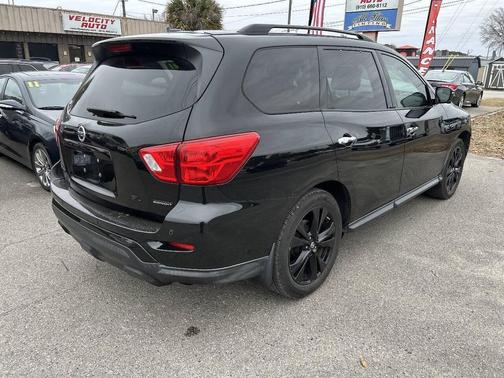 2018 Nissan Pathfinder SL