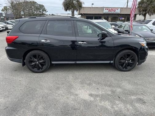 2018 Nissan Pathfinder SL