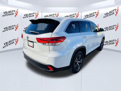 2019 Toyota Highlander LE I4