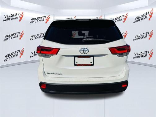 2019 Toyota Highlander LE I4