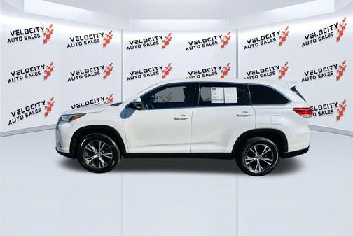 2019 Toyota Highlander LE I4