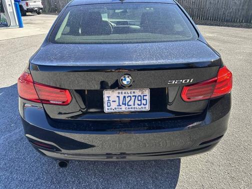 2017 BMW 320 i
