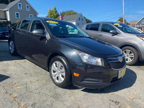 Photo 4 of 22 of 2013 Chevrolet Cruze LS