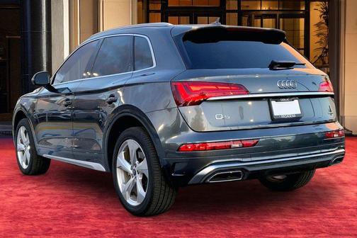 2022 Audi Q5 45 S line Premium Plus
