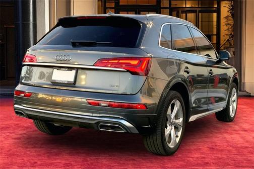 2022 Audi Q5 45 S line Premium Plus