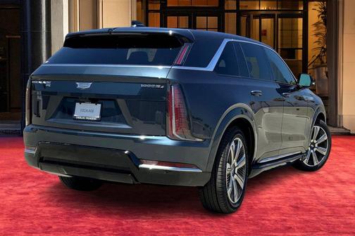 2025 Cadillac Escalade IQ Luxury 2