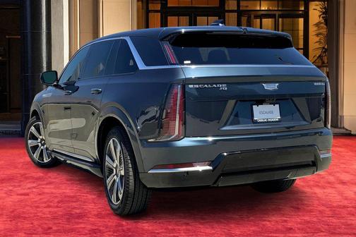 2025 Cadillac Escalade IQ Luxury 2