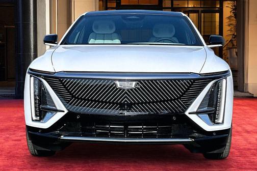 Vibrant White Tricoat 2026 Cadillac LYRIQ Premium Luxury