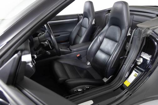 Jet Black Metallic 2019 Porsche 911 Turbo