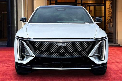 Vibrant White Tricoat 2026 Cadillac LYRIQ Luxury