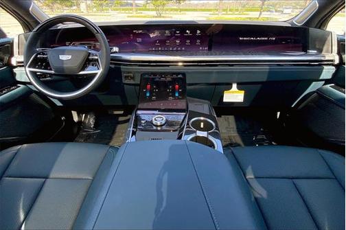 2025 Cadillac Escalade IQ Luxury 2