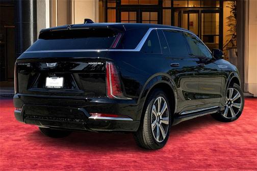 2025 Cadillac Escalade IQ Luxury 2