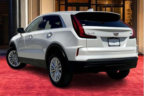 2024 Cadillac XT4 Luxury