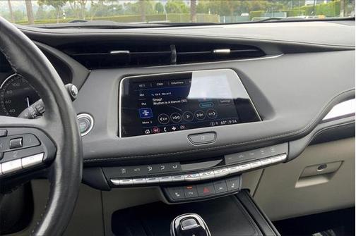2022 Cadillac XT4 Luxury