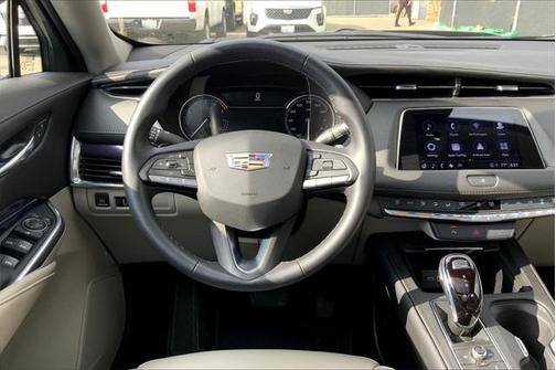 2023 Cadillac XT4 Luxury