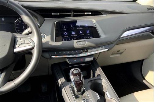 2023 Cadillac XT4 Luxury
