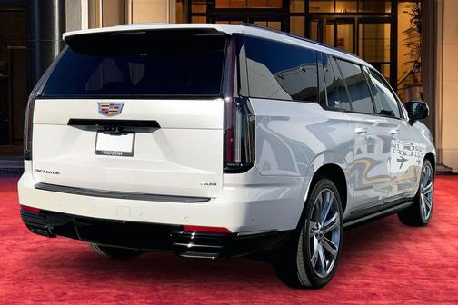 2025 Cadillac Escalade ESV Sport
