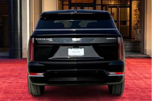 2025 Cadillac Escalade Luxury