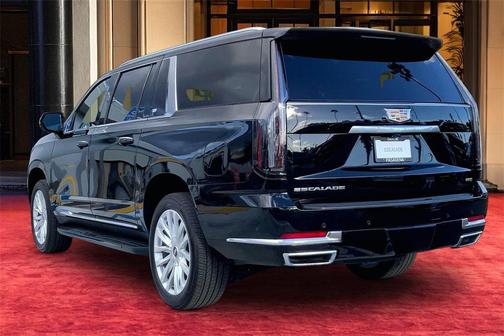 2025 Cadillac Escalade ESV Luxury