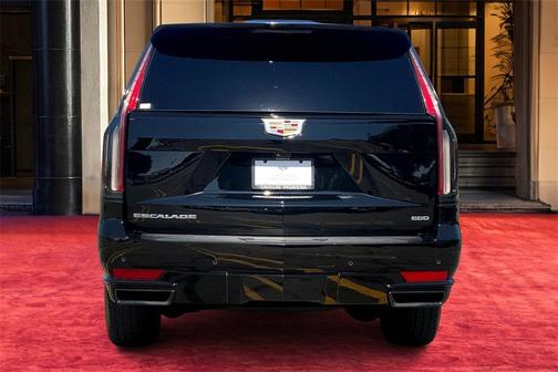 2023 Cadillac Escalade ESV Sport Platinum
