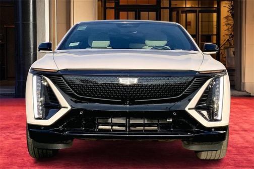 2025 Cadillac LYRIQ Sport