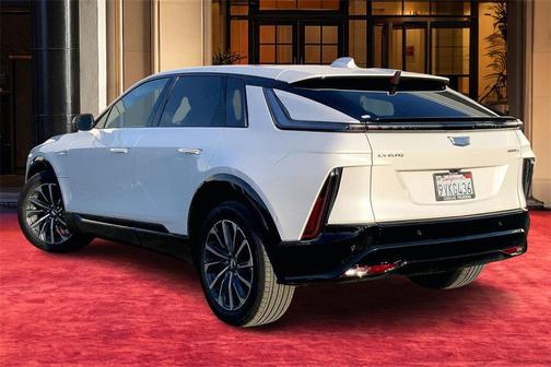 2025 Cadillac LYRIQ Sport