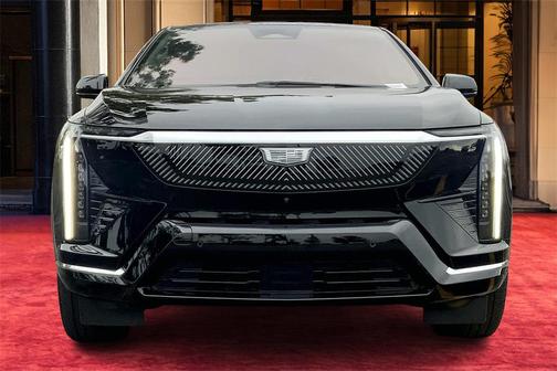 2025 Cadillac OPTIQ Luxury 1 AWD