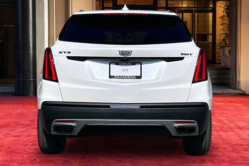 Crystal White Tricoat 2026 Cadillac XT5 Premium Luxury