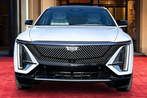 Vibrant White Tricoat 2026 Cadillac LYRIQ Premium Luxury