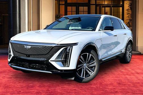 Vibrant White Tricoat 2026 Cadillac LYRIQ Premium Luxury