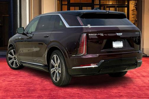 2025 Cadillac Escalade IQ Luxury 2